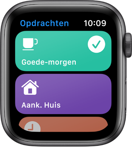 De Opdrachten-app op de Apple Watch waarin twee opdrachten te zien zijn: 'Goedemorgen' en 'Hoe laat thuis'.