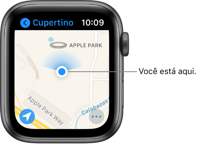O app Mapas mostrando um mapa. Sua localização é mostrada como um ponto azul no mapa. Um ventilador azul encontra-se acima do ponto de localização, indicando que o relógio está voltado para o norte.