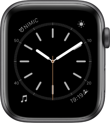 Cadranul de ceas Simplu, unde puteți să schimbați culoarea secundarului și să ajustați numerotarea și detaliile ceasului. Sunt afișate patru complicații: Alarma în stânga sus, Vremea în dreapta sus, Muzică în stânga jos și Răsărit/Apus în dreapta jos.
