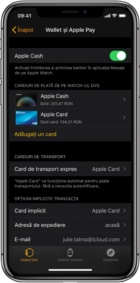 Ecranul Wallet și Apple Pay în aplicația Apple Watch de pe iPhone. Ecranul prezintă cardurile adăugate la Apple Watch, cardul pe care l-ați ales pentru a fi utilizat pentru transport expres și configurările implicite pentru tranzacție.
