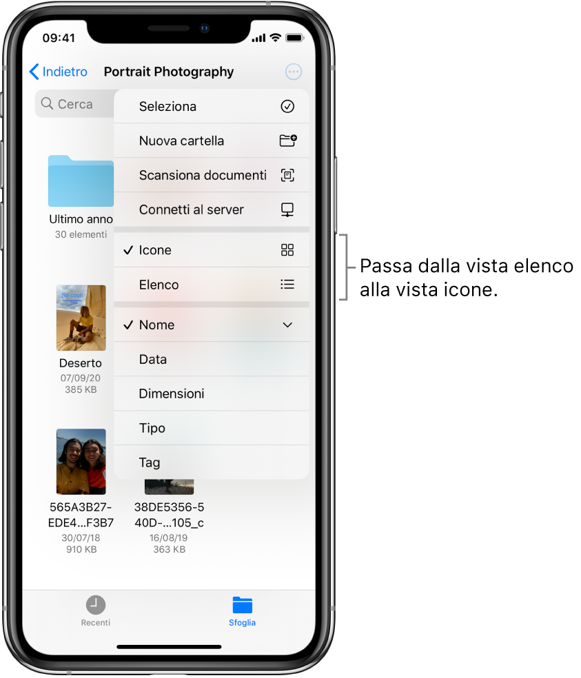 Una posizione di iCloud Drive per file di Photography. Gli elementi sono ordinati per nome e consistono in una cartella chiamata “Ristrutturazione cottage” e sei documenti: Desert Stop, Karen Blue, Lakeside, Leafy Shadows, Mark Flip e Susan Green. Un pulsante per passare da una visualizzazione di un elenco o di un’icona all’altra vicino alla parte superiore destra.