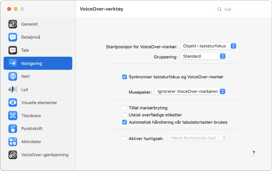 VoiceOver-verktøy-vinduet som viser Navigering-kategorien markert i sidepanelet til venstre og alternativene til høyre. Nederst i det høyre hjørnet i vinduet er en Hjelp-knapp som viser den elektroniske VoiceOver-hjelpen om valgene.