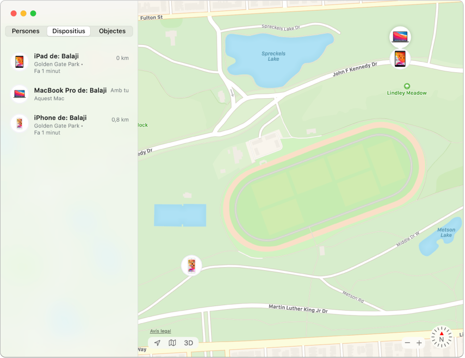 L’app Buscar amb una llista de dispositius a la barra lateral i la seva ubicació al mapa de la dreta.