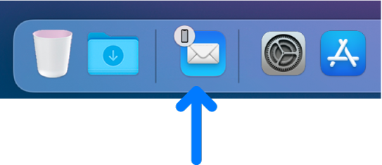 أيقونة Handoff لأحد التطبيقات من iPhone قريبة من الجانب الأيسر لـ Dock.