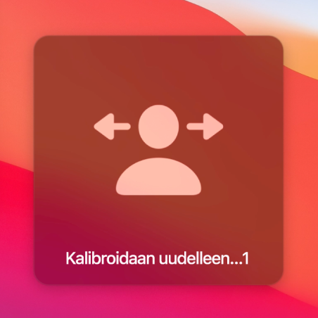 Näytöllä näkyvä pääosoittimen uudelleenkalibroinnin aikalaskuri, jossa näkyy ”Kalibroidaan uudelleen…1”.