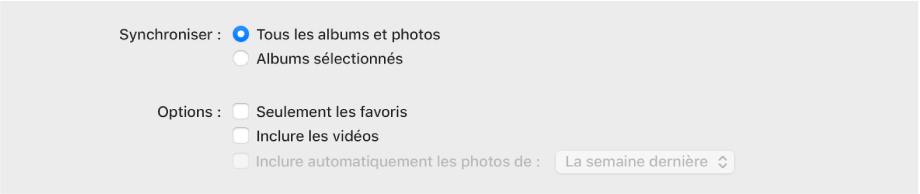 La case « Synchroniser les photos avec votre appareil à partir de : » s’affiche avec l’option Photos sélectionnée dans le menu contextuel.