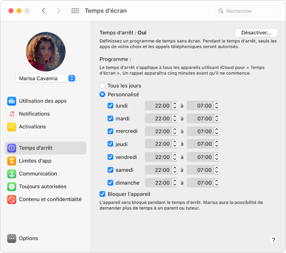 Sous-fenêtre « Temps d’arrêt » de « Temps d’écran » avec « Temps d’arrêt » activé. Un programme de temps d’arrêt personnalisé pour chaque jour de la semaine est configuré.