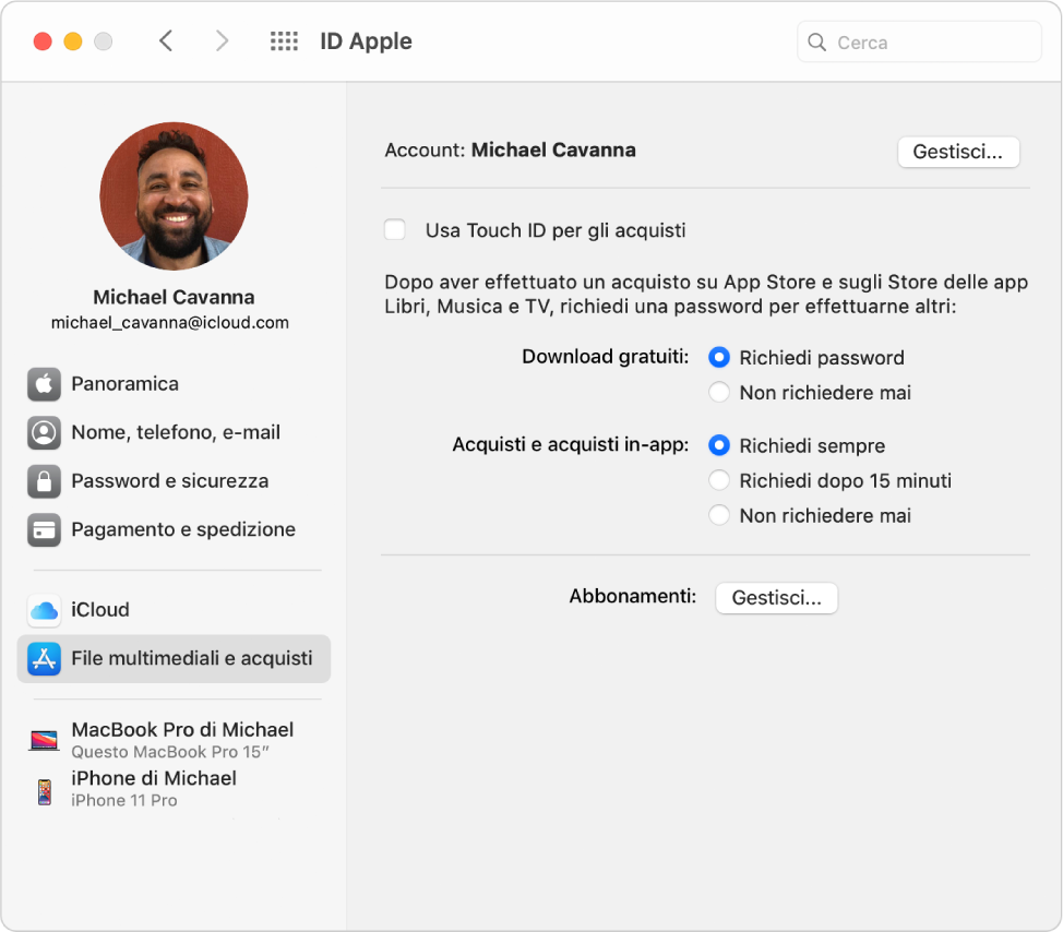 Preferenze ID Apple che mostrano una barra laterale con i diversi tipi di opzioni dell'account che puoi utilizzare e le preferenze “File multimediali e acquisti” per un account esistente.