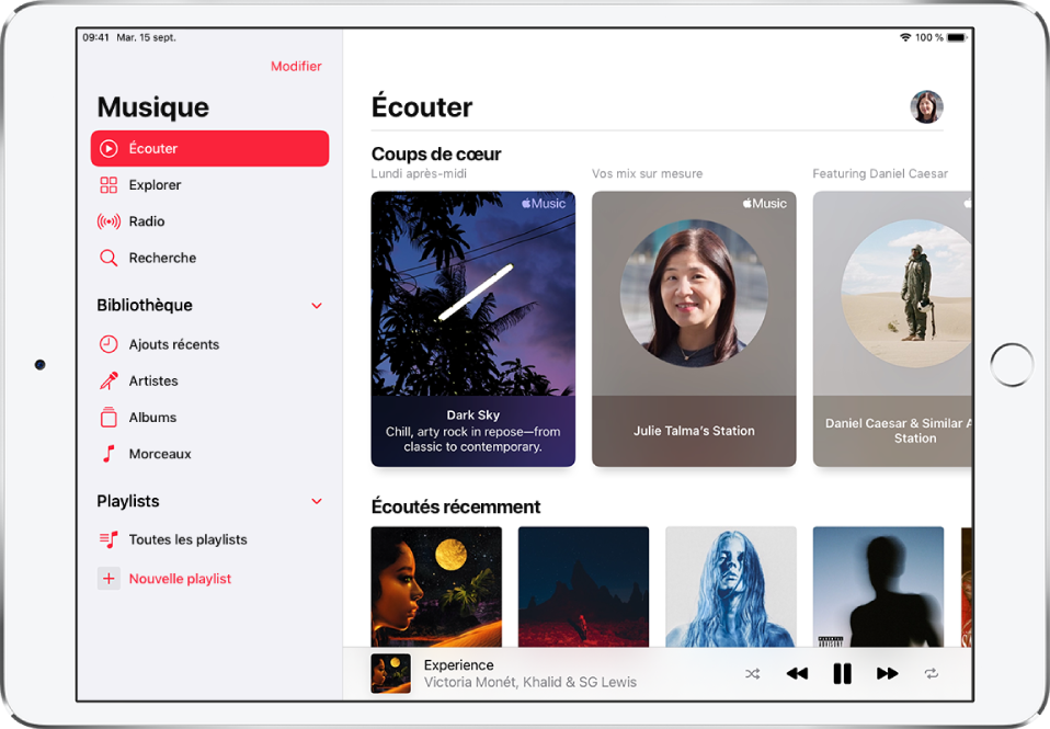 L’écran Écouter affichant la barre latérale sur la gauche et la section Écouter sur la droite. Écran Écouter montrant le bouton de profil en haut à droite. Des playlists « Sélectionné pour vous » s’affichent en dessous. Sous « Sélectionné pour vous » se trouve la section « Morceaux récents », avec quatre albums.