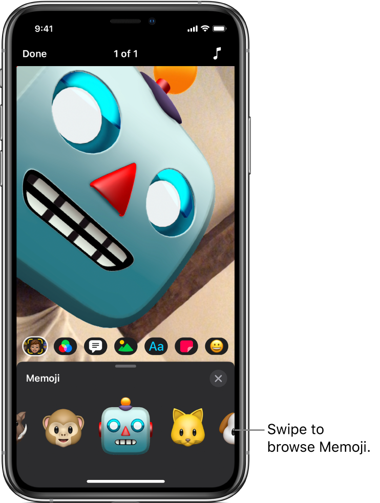 A robot Memoji in the viewer, with the Memoji button selected and Memoji characters shown below.