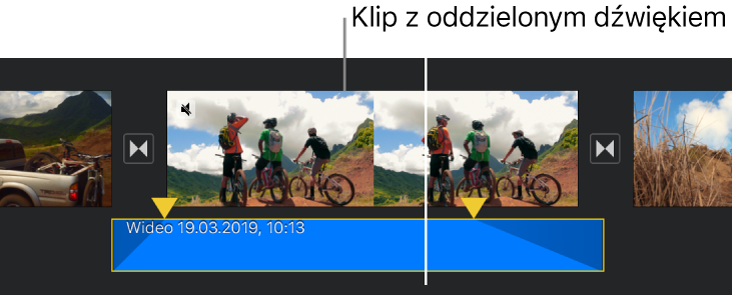 Klip wideo na linii czasowej z niebieskim oddzielonym klipem audio widocznym poniżej.