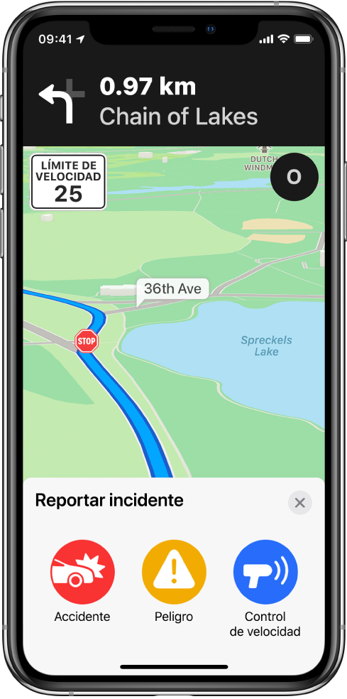 Un mapa con una tarjeta con la etiqueta “Reportar un incidente” en la parte inferior de la pantalla. La tarjeta de la ruta incluye los botones Accidente, Peligro y Control de velocidad.
