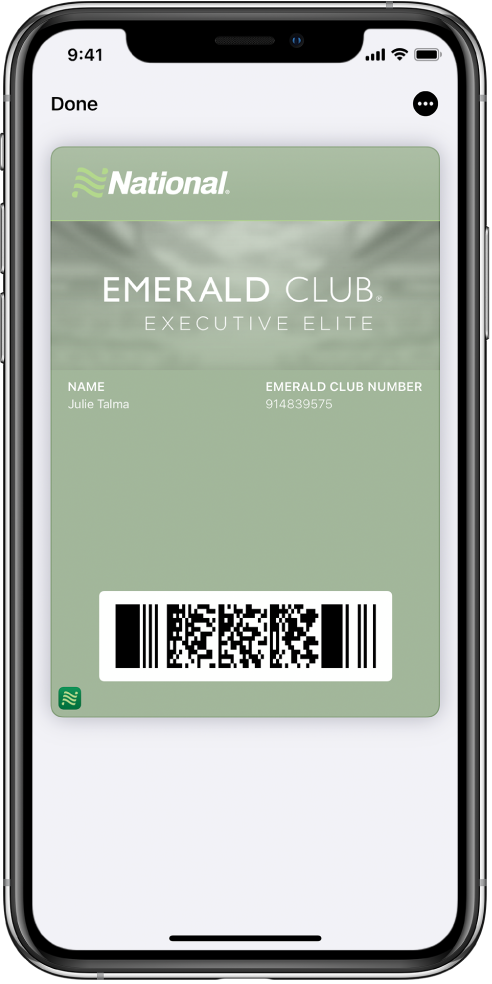 „Wallet“ esantis įlaipinimo bilietas, rodantis skrydžio informaciją ir QR kodą apačioje.