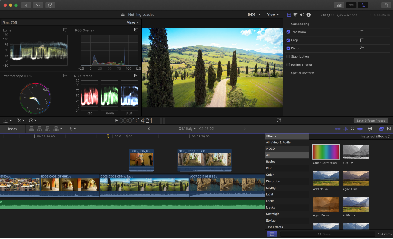 Das Hauptfenster von Final Cut Pro mit Videoscope-Darstellung, Viewer, Informationsfenster, Timeline und Effekt-Übersicht
