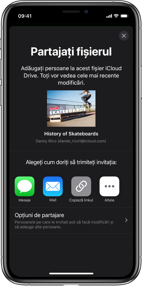 Ecranul de adăugare a persoanelor afișând imaginea prezentării de partajat. Dedesubt se află butoane pentru metodele de trimitere a invitației, inclusiv Mesaje și Mail, Copiați linkul și Altele. În partea de jos se află butonul Opțiuni de partajare.
