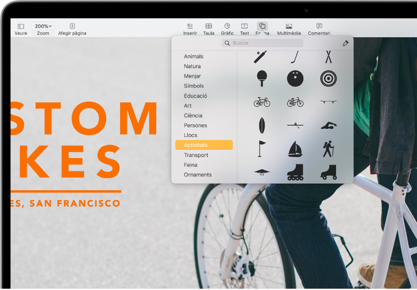 La barra d’eines, amb botons per afegir taules, gràfics, quadres de text, formes i contingut multimèdia. Una forma seleccionada, amb la categoria Activitats seleccionada a la barra lateral de l’esquerra i formes a la dreta.