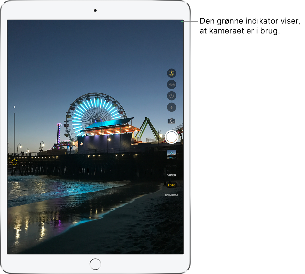 Skærmen Kamera. En grøn indikator øverst til højre viser, at kameraet er i brug.