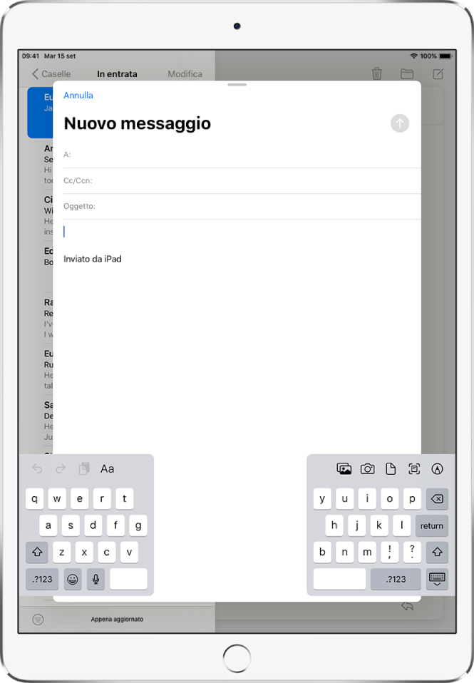 Un nuovo messaggio e-mail in fase di composizione con la tastiera divisa e disancorata nella parte inferiore dello schermo di iPad.