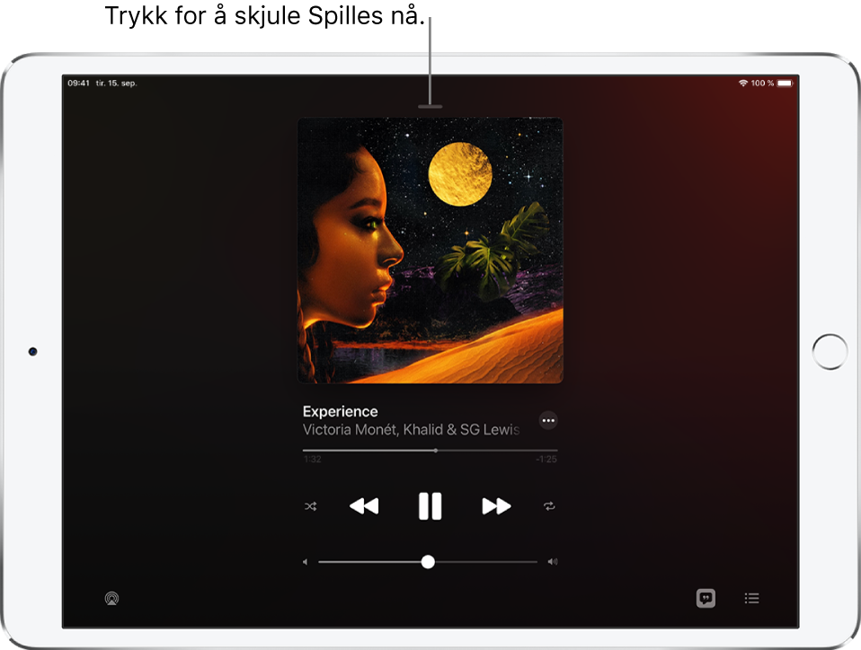 Spilles nå-skjermen som viser albumbildet. Under er sangtittelen, artistnavnet, Mer-knappen, spillehodet, avspillingskontroller, volumskyveknappen, Sangtekst-knappen, Avspillingsmål-knappen og Kø-knappen. Skjul spilles nå-knappen er øverst.