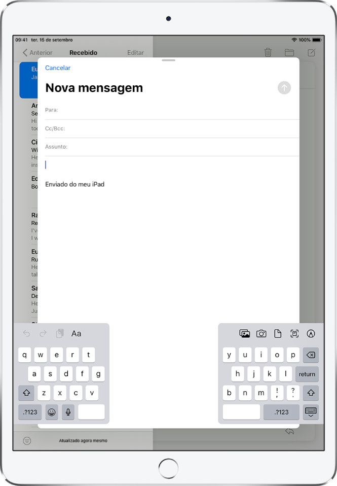 Uma nova mensagem de e‑mail a ser criada com o teclado dividido e desancorado na parte inferior do ecrã do iPad.