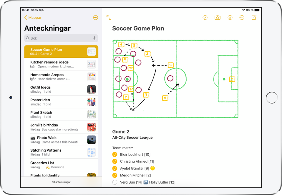 iPad är i liggande läge med appen Anteckningar öppen. Anteckningslistan visas till vänster och den markerade anteckningen är öppen till höger. I det övre vänstra hörnet av listan med anteckningar finns en bakåtpil som du kan trycka på om du vill visa mappar och konton. I det övre högra hörnet av anteckningen finns knappar för att samarbeta med andra på anteckningen, radera anteckningen, dela anteckningen med andra och skapa en ny anteckning. I det nedre högra hörnet av anteckningen finns knappar för att lägga till en checklista, lägga till en bild eller skanna ett dokument och för att visa handskriftsverktyg.