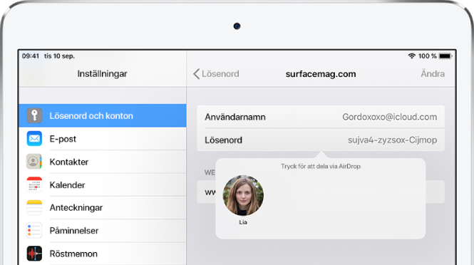Lösenordsskärmen för en webbplats. En knapp under lösenordsfältet visar en bild som föreställer Lia under texten ”Tryck för att dela via AirDrop”.
