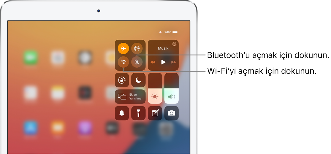 Uçak modu açık olan Denetim Merkezi. Wi-Fi’yi ve Bluetooth’u açma düğmeleri Denetim Merkezi’nin sol üst köşesinde.