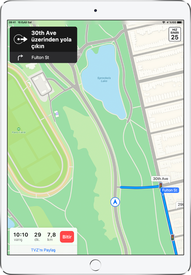 Fulton Caddesi’nde sağa dönmenizi söyleyen bir yönergeyle birlikte sürüş yol tarifi gösteren bir harita. Varış zamanı, seyahat süresi ve toplam mesafe, haritanın en altında Bitir düğmesinin solunda ve TVZ’nı Paylaş’ın üstünde görünüyor.
