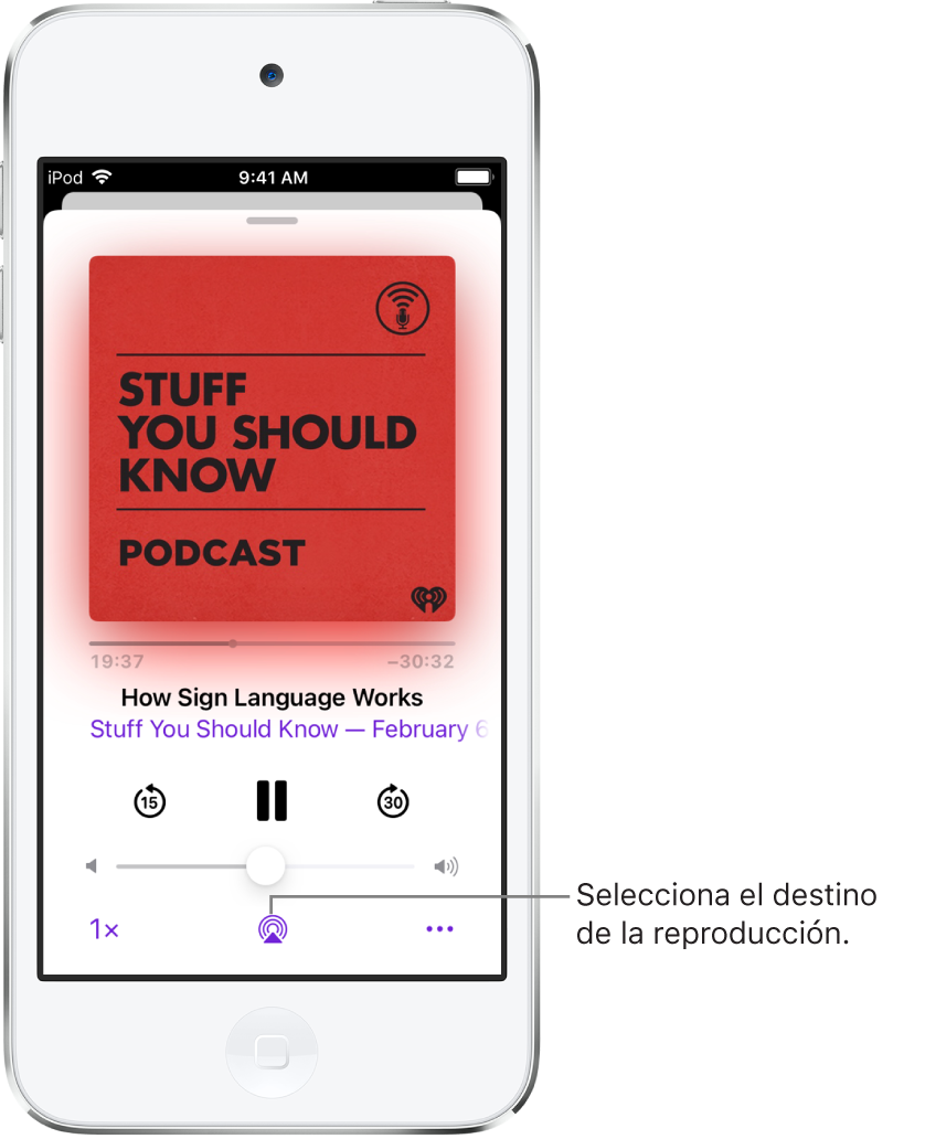 Los controles de reproducción para un podcasts, incluido el botón “Destino de la reproducción” en la parte inferior de la pantalla.