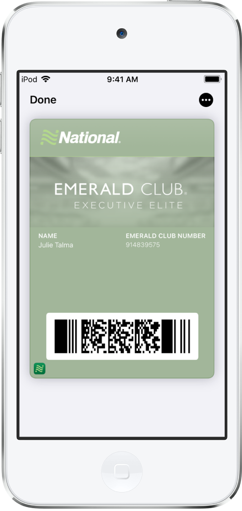 Une carte d’embarquement dans Cartes affichant les informations sur un vol et le code QR en bas.