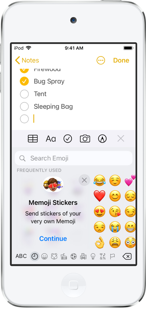 Et notat i Notater-appen redigeres, med emojitastaturet åpent og Søk etter emoji-feltet øverst på tastaturet.