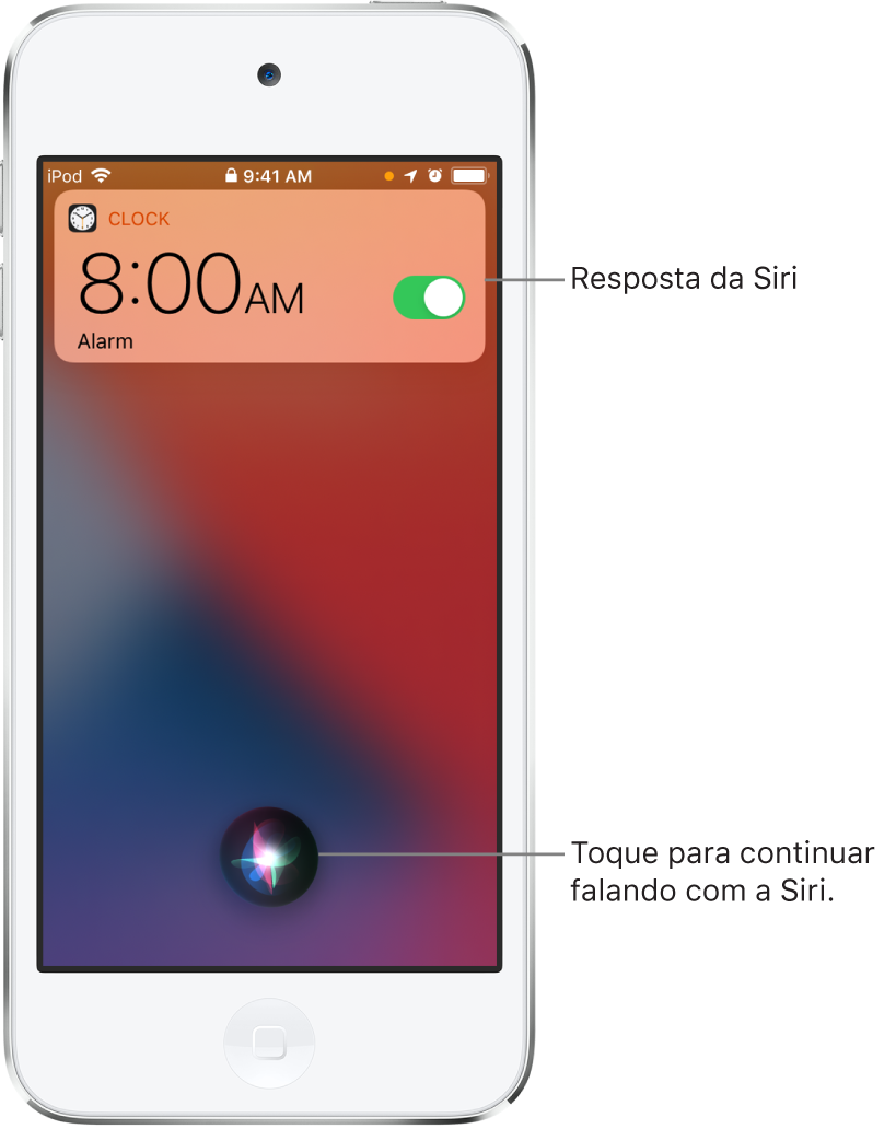 Siri na Tela Bloqueada. Uma notificação do app Relógio mostra que um alarme está ativado para as 8 horas da manhã. Um botão na parte inferior central da tela é usado para continuar falando com a Siri.
