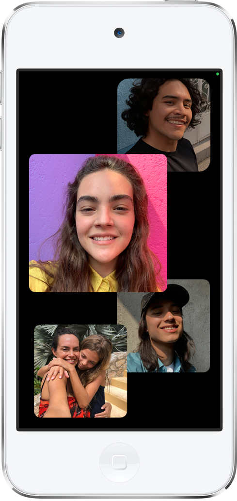 Một cuộc gọi FaceTime nhóm. Mỗi người tham gia trong cuộc gọi xuất hiện trong một hình vuông trên màn hình.