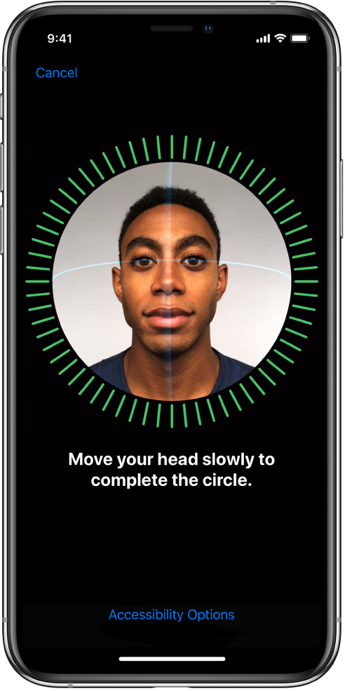 Екранът за настройка на разпознаване с Face ID. На екрана е показно лице, оградено в кръг. Текстът под него дава инструкции да завъртите бавно главата си до описване на пълен кръг.
