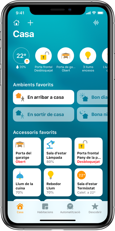 La pestanya Casa, que mostra ambients i accessoris que s’han marcat com a favorits. També es mostren els botons de l’estat dels accessoris. Les altres pestanyes que hi ha a la part inferior són Habitacions i Automatització.