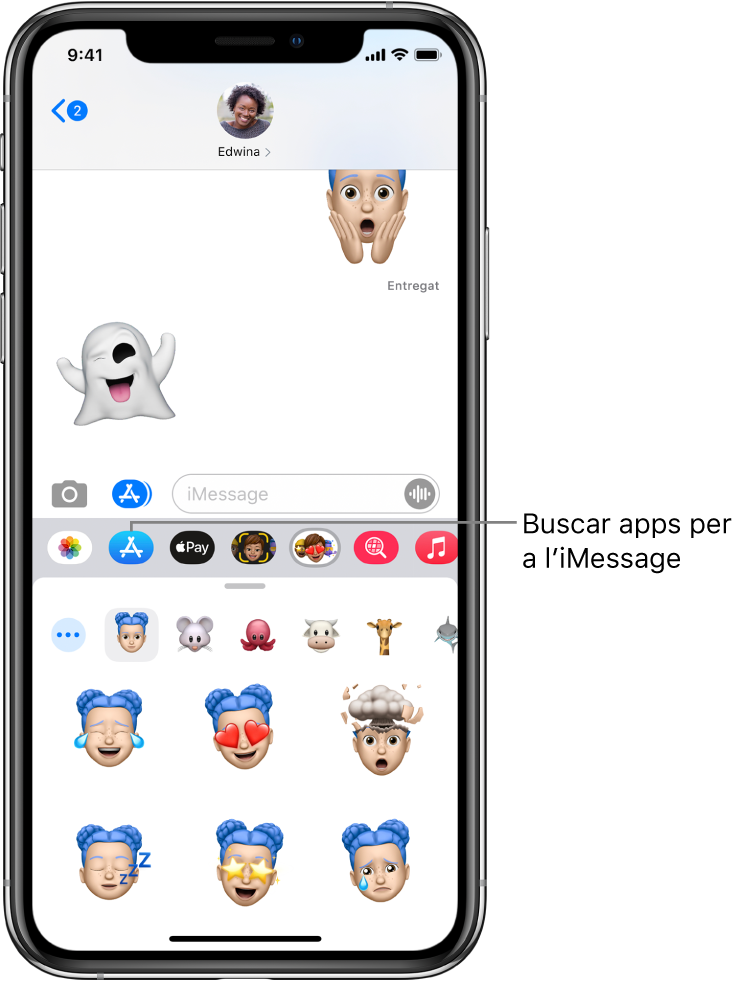 Conversa de l’app Missatges amb el botó “Explorador d’apps” de l’iMessage seleccionat. El calaix d’apps obert mostra gomets amb emoticones.