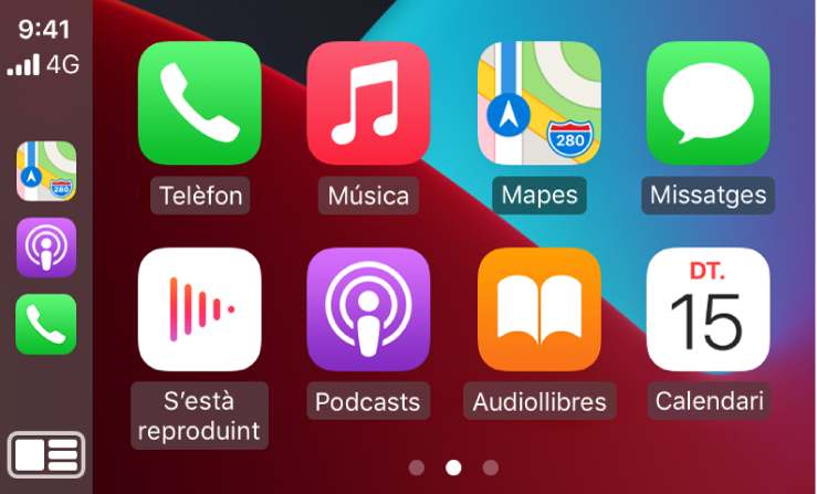 Pantalla d’inici del CarPlay que mostra icones de les apps Telèfon, Música, Mapes, Missatges, “Ara sona”, Podcasts, Audiollibres i Calendari.