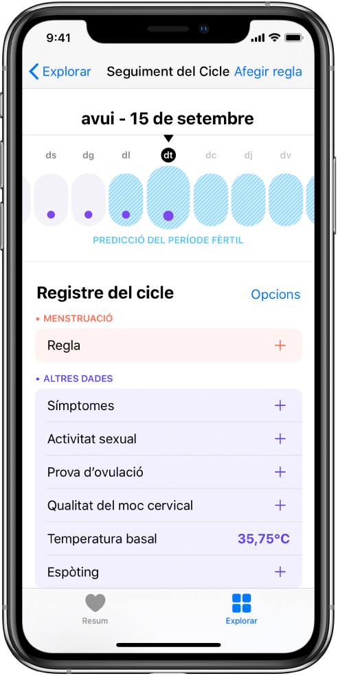 Pantalla “Seguiment del cicle” que mostra la línia de temps d’una setmana a la part superior de la pantalla. Punts morats que marquen els primers quatre dies de la línia de temps; els últims cinc dies són de color blau clar. A sota de la línia de temps hi ha opcions per afegir informació sobre els períodes, els símptomes, etc.