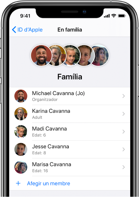 Pantalla “En família” a la Configuració. Hi ha un llistat amb cinc membres de la família, i a la part inferior de la pantalla es pot veure l’opció “Afegir membre”.
