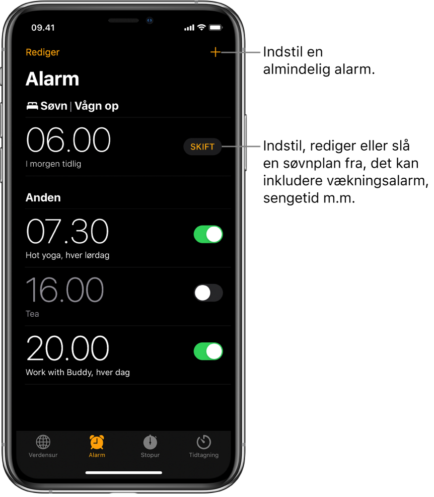 Fanen Alarm, der viser fire alarmer indstillet til forskellige tidspunkter, knappen til at indstille en regelmæssig alarm øverst til højre og vækningsalarmen med en knap til at ændre søvnplanen i appen Sundhed.