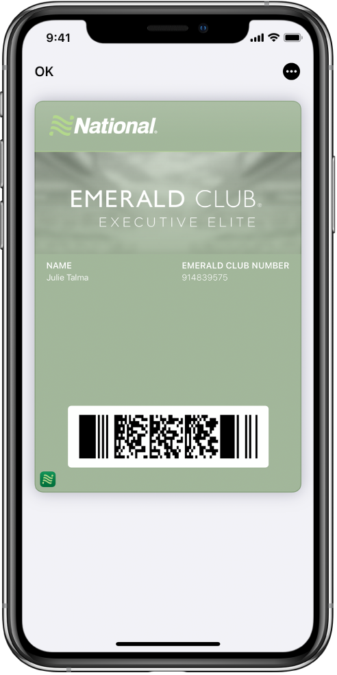 Tarjeta de embarque en Wallet con información del vuelo y el código QR abajo.