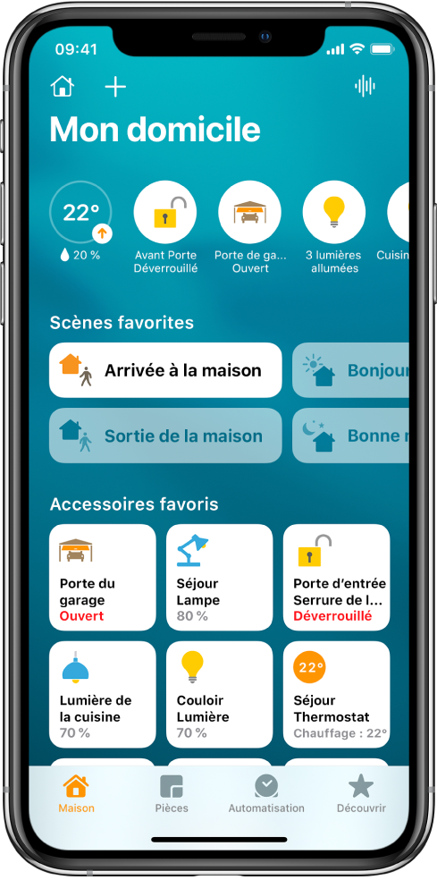L’onglet Maison, présentant des scènes et des accessoires marqués comme favoris. Les boutons d’état des accessoires s’affichent également. Les autres onglets situés en bas sont Pièces et Automatisation.
