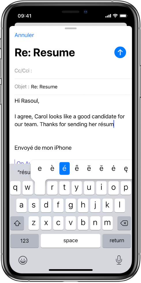 Écran affichant un e-mail en cours de rédaction. Le clavier est ouvert et montre d’autres caractères pour la touche « e ».