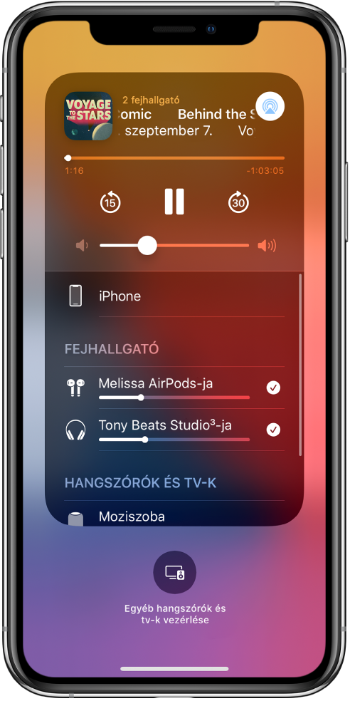 A Vezérlőközpont képernyője, amelyen az látható, hogy egy AirPods fülhallgató és egy Beats fejhallgató van csatlakoztatva.