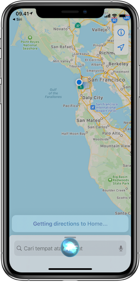 Peta menampilkan respons Siri “Getting directions to Home” di bagian bawah layar.