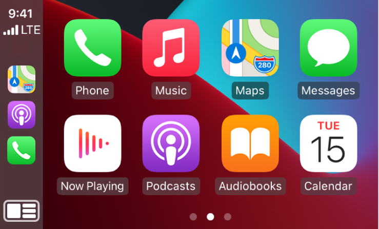 Ekrāns CarPlay Home, kurā redzamas lietotņu Phone, Music, Maps, Messages, Now Playing, Podcasts, Audiobooks un Calendar ikonas.