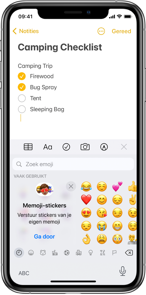 Een notitie in de Notities-app die wordt bewerkt; het Emoji-toetsenbord is geopend en het zoekveld staat boven het toetsenbord.