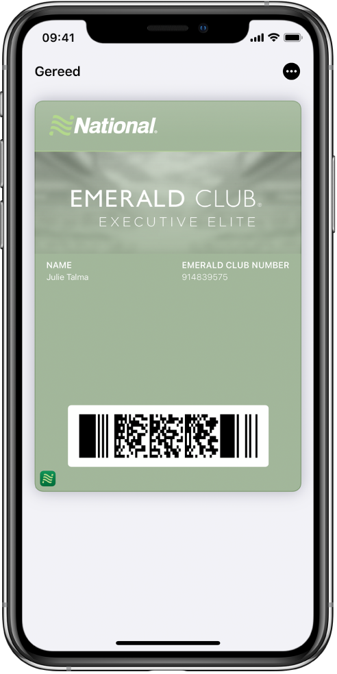 Een instapkaart in Wallet met vluchtinformatie en onderaan de QR-code.