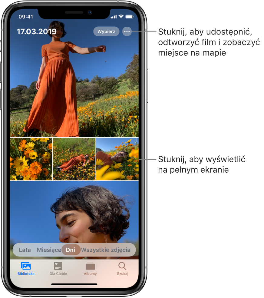 Biblioteka zdjęć w widoku dni. Ekran wypełniony jest miniaturkami zdjęć. W lewym górnym rogu ekranu widoczna jest data oraz miejsce wykonania zdjęć. W prawym górnym rogu znajdują się przyciski Wybierz oraz Więcej opcji, pozwalające na udostępnianie zdjęć i wyświetlanie szczegółów. Poniżej miniaturek widoczne są opcje wyświetlania biblioteki zdjęć według lat, miesięcy i dni, a także wyświetlania wszystkich zdjęć. Na samym dole znajdują się karty Biblioteka, Dla Ciebie, Albumy oraz Szukaj.