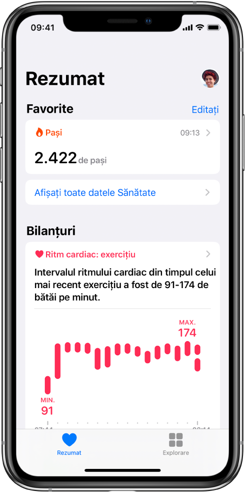 Un ecran Rezumat afișând Pași ca o categorie favorită. Sub Bilanțuri, ecranul afișează informații despre ritmul cardiac în timpul celui mai recent antrenament.